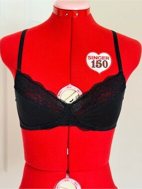 George Black Lace Soft Bra 34A Wire-Free Plunge Balconette Adjustable Straps